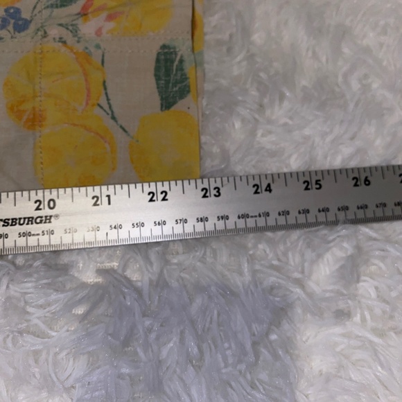 Chico cargo style capri lemon pattern with roll up option - Picture 9 of 11